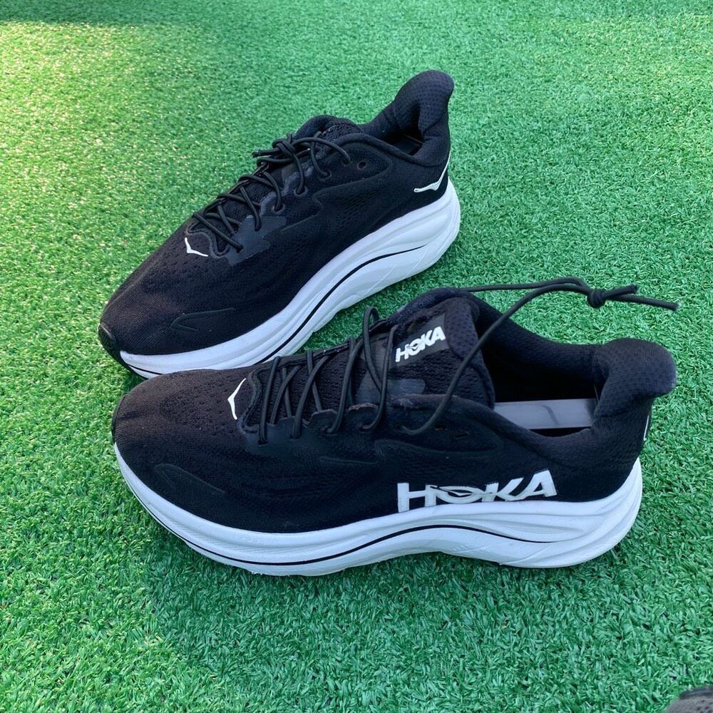 HOKA ONE ONE CLIFTON 10 - Women’s Running Shoes - SIZE 6.5B